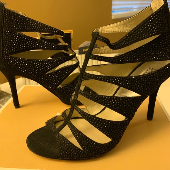 Shoes - Picture 1 of 3